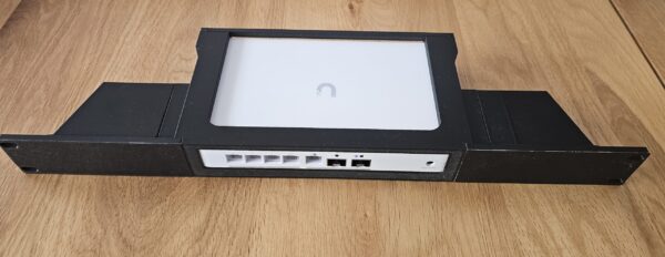 Ubiquiti UniFi UCG-Fiber 19" 1U Rack Mount (Cloud Gateway Fiber) - Image 4